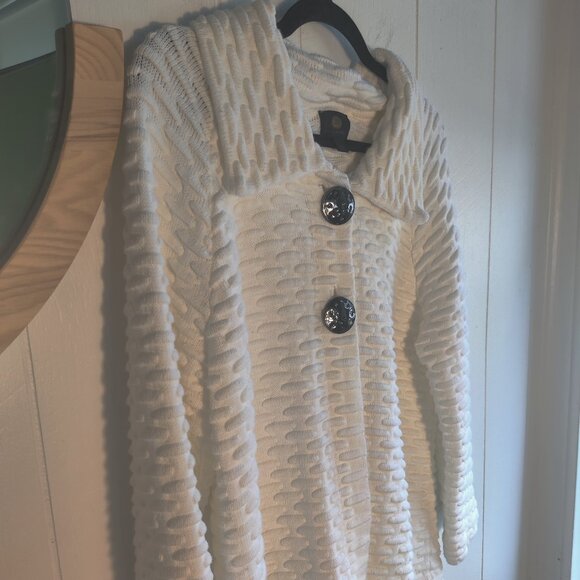 JM Collection White NWOT Two Button Heavy Cardigan Sweater. Sz L - Picture 1 of 6